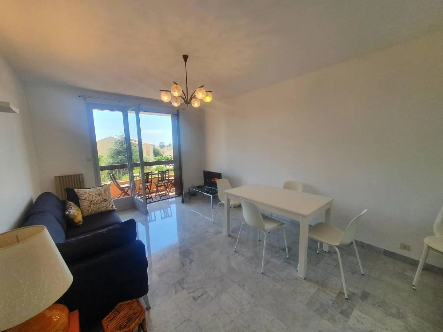 Appartement 2 Chambres Avec Grand Balcon A Deux Pas Du Port De Sanary Et De La Plage Six-Fours-les-Plages Apartment